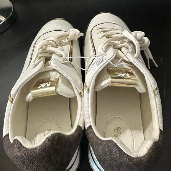 🆕Michael Kors Sneakers - Picture 8 of 13